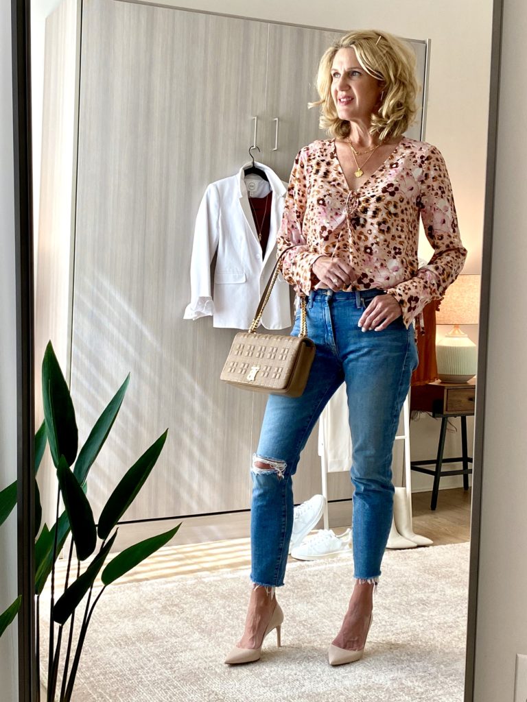 Lisa from Midlifeinbloom.com shows spring outfit
