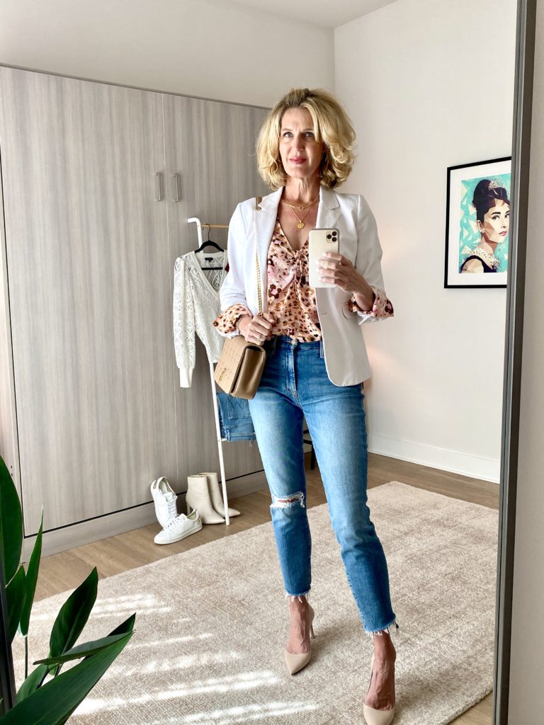 Lisa from Midlifeinbloom.com shows spring outfit idea