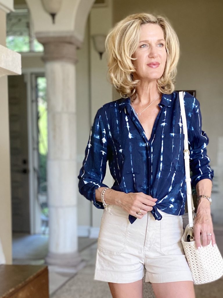 Lisa from Midlifeinbloom.com shows classic summer outfit